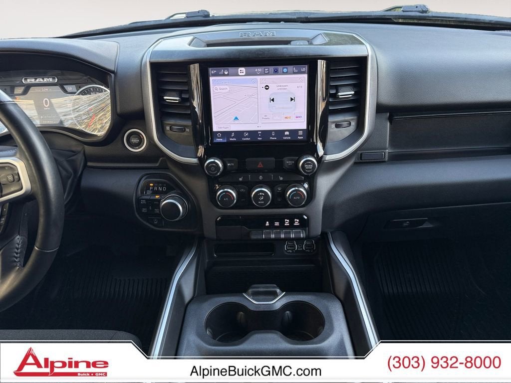 2022 RAM 1500 Big Horn Crew Cab 4x4 5'7" Box