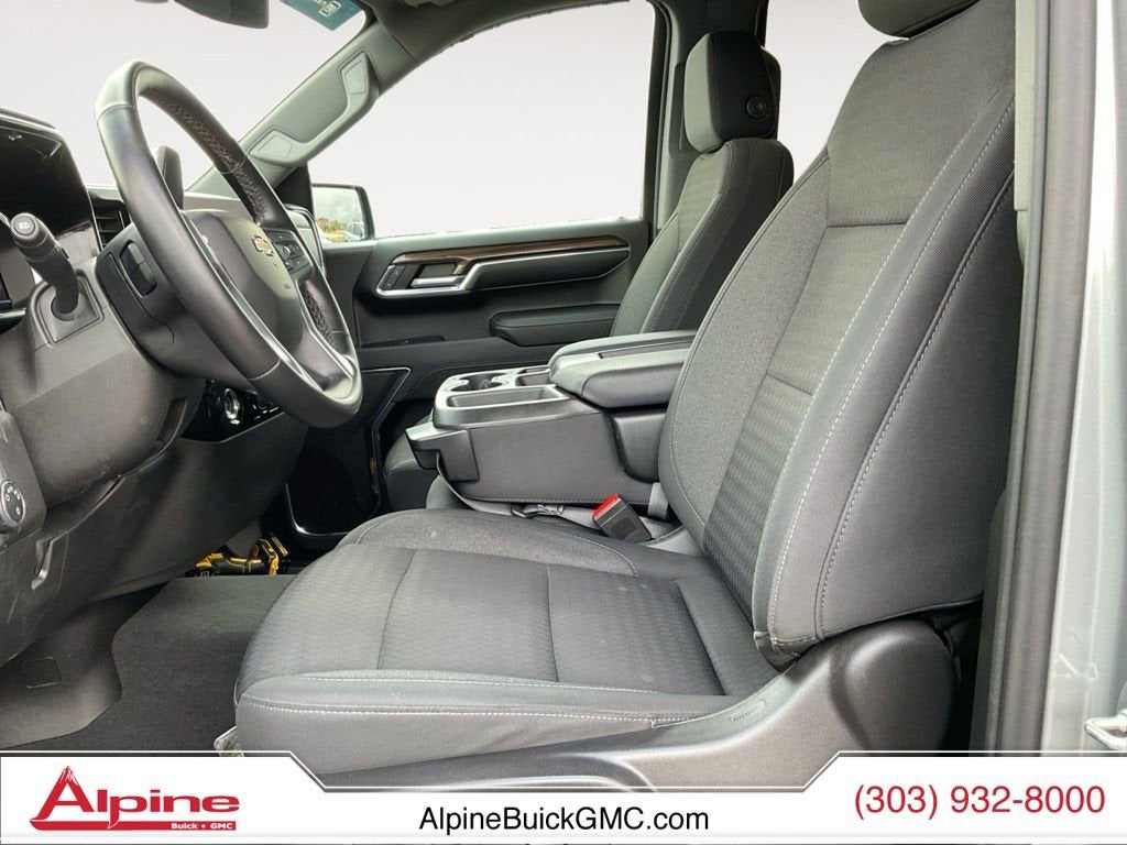 2023 Chevrolet Silverado 1500 LT (2FL)