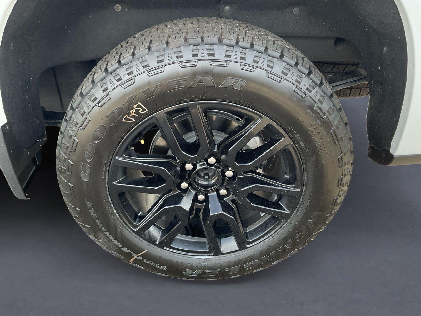 2025 Chevrolet Silverado 1500 LT (2FL)