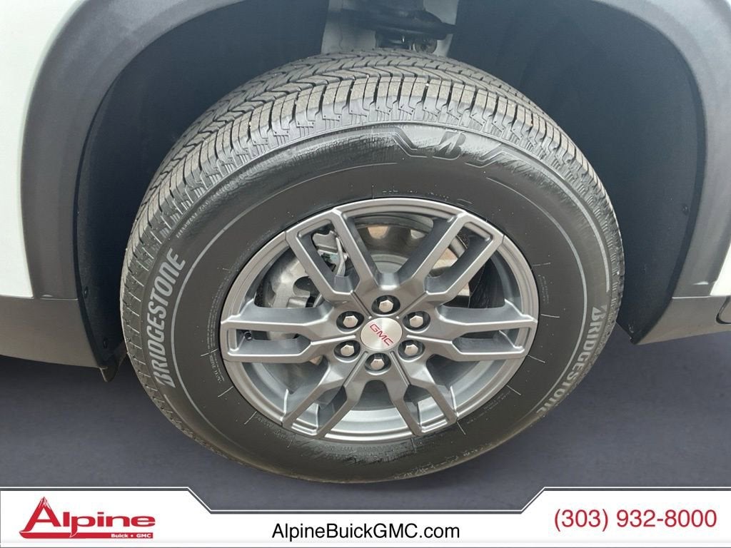 2025 GMC Acadia Elevation