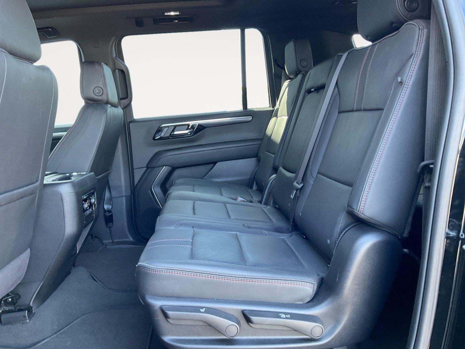 2025 Chevrolet Suburban RST