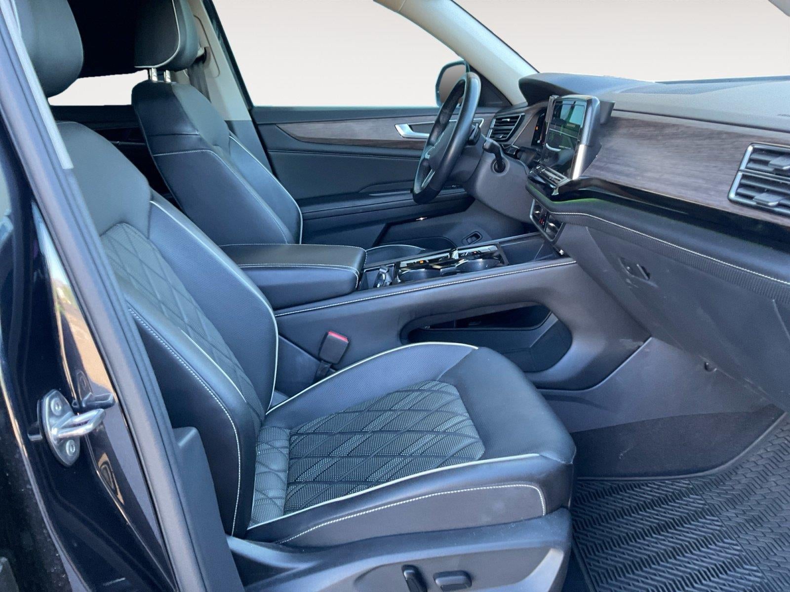 2024 Volkswagen Atlas 2.0T SEL Premium R-Line