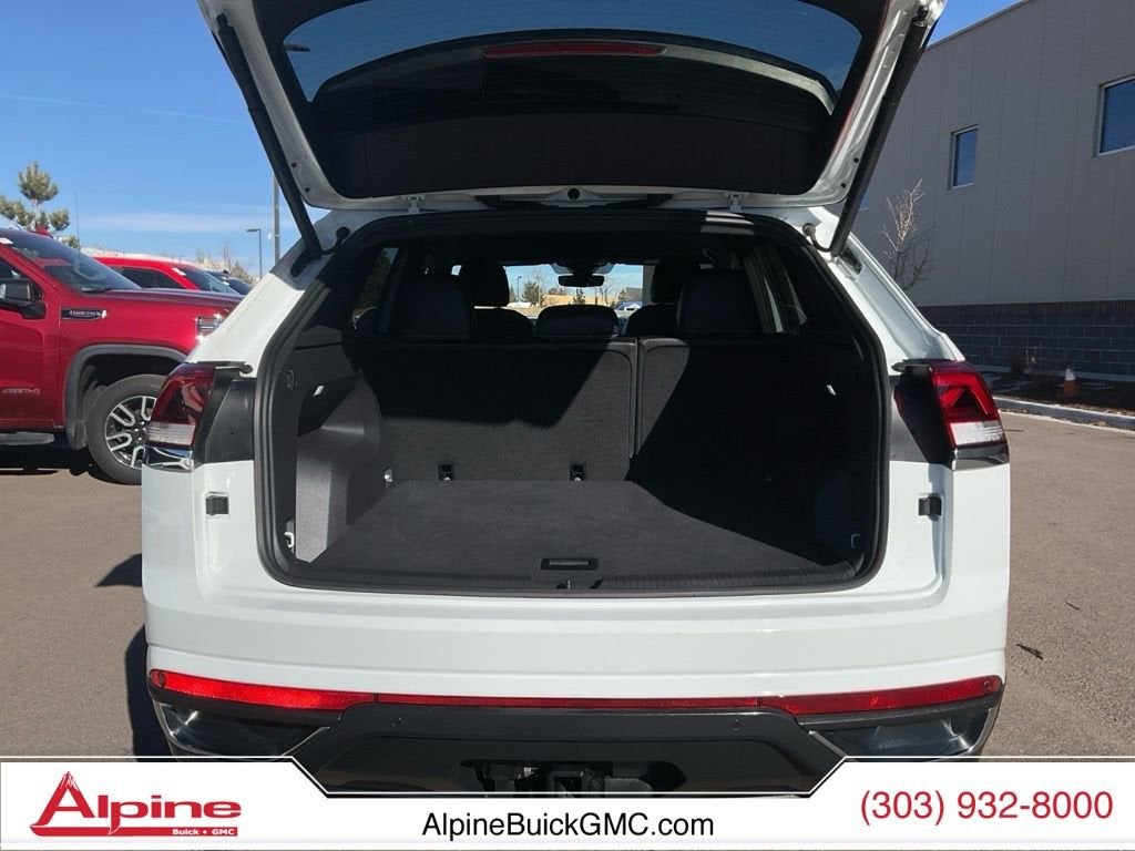 2025 Volkswagen Atlas Cross Sport 2.0T SE w/Technology