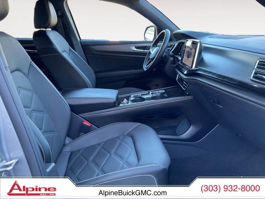 2025 Volkswagen Atlas Cross Sport 2.0T SE w/Technology