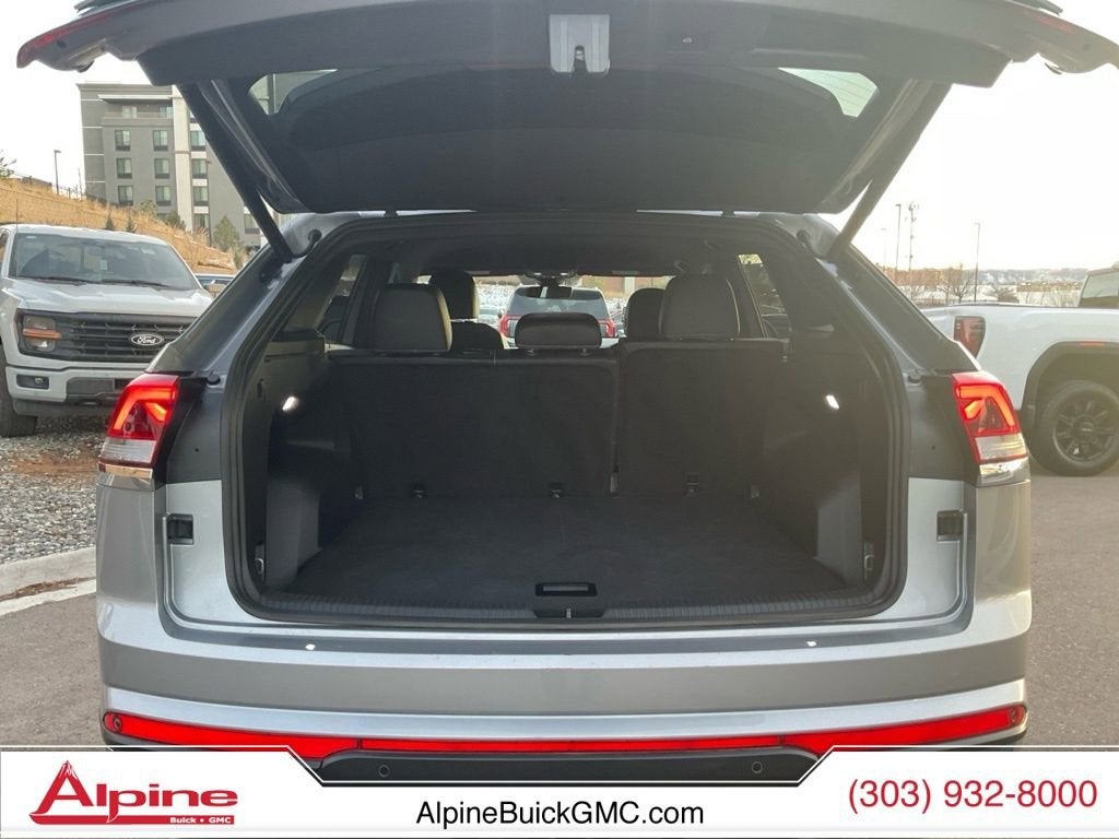 2025 Volkswagen Atlas Cross Sport 2.0T SE w/Technology