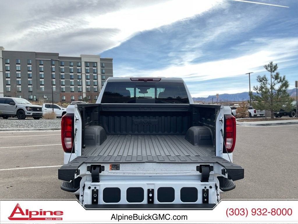 2025 GMC Sierra 1500 Elevation