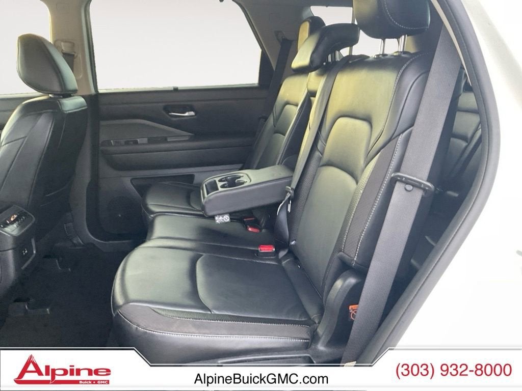 2022 Nissan Pathfinder SL 4WD