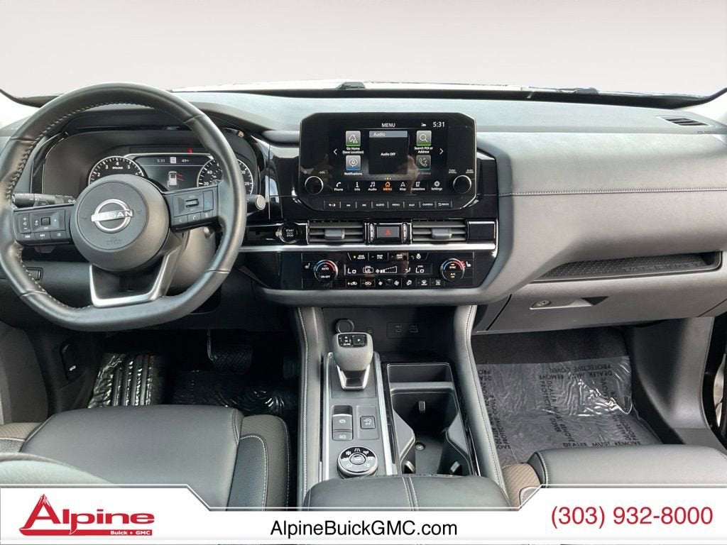 2025 Nissan Pathfinder SL