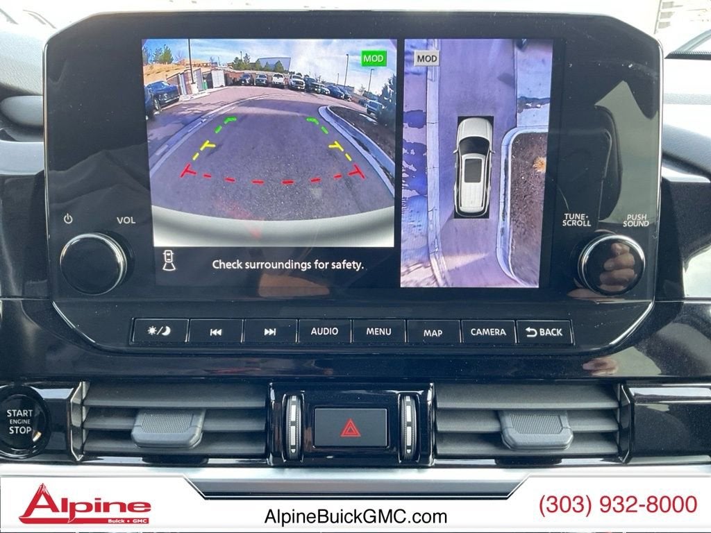 2025 Nissan Pathfinder SL