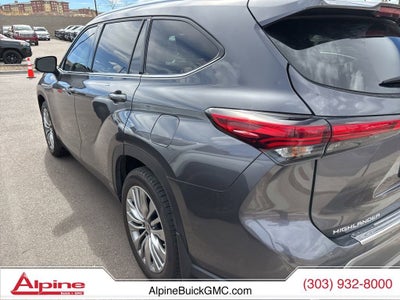 2022 Toyota Highlander Platinum