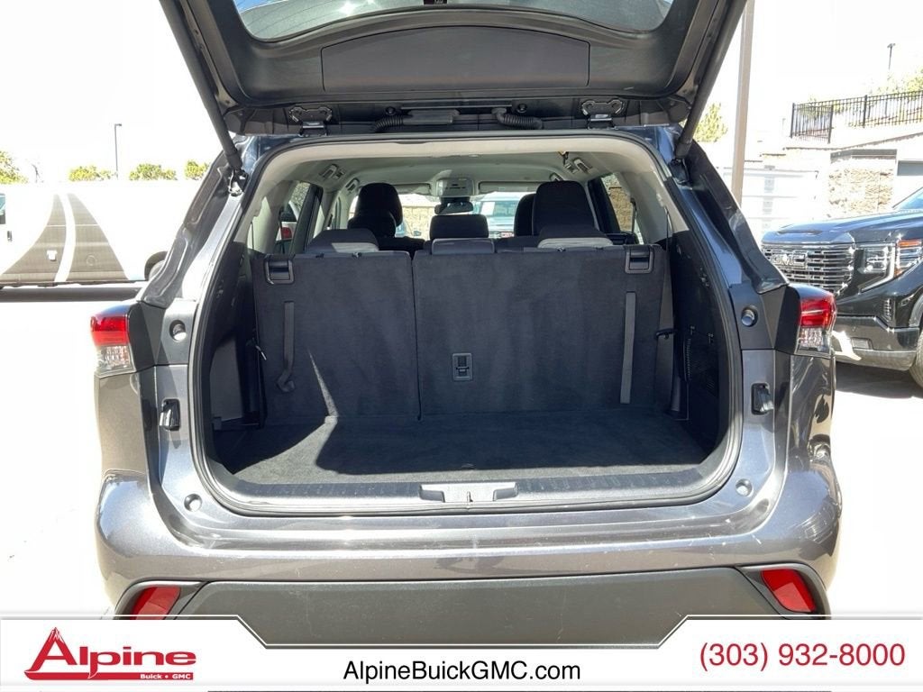2024 Toyota Highlander LE