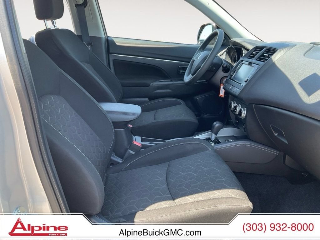 2025 Mitsubishi Outlander Sport SE
