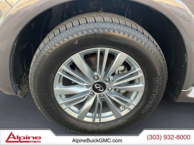 2024 INFINITI QX80 LUXE