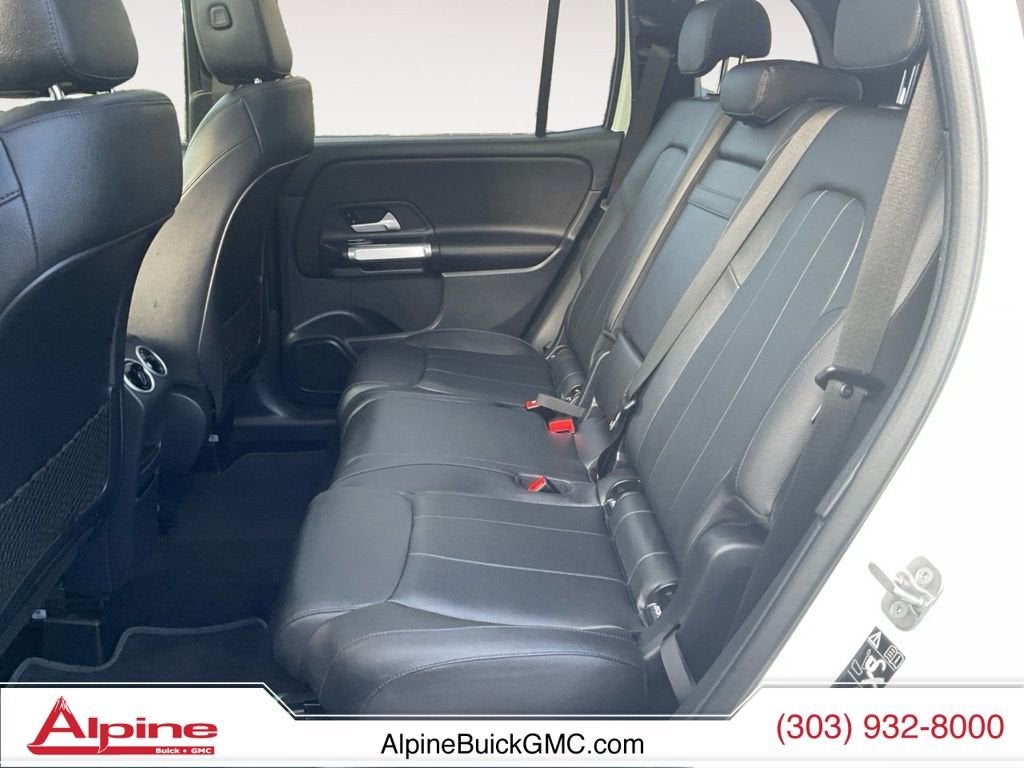 2025 Mercedes-Benz GLB 250 4MATIC®