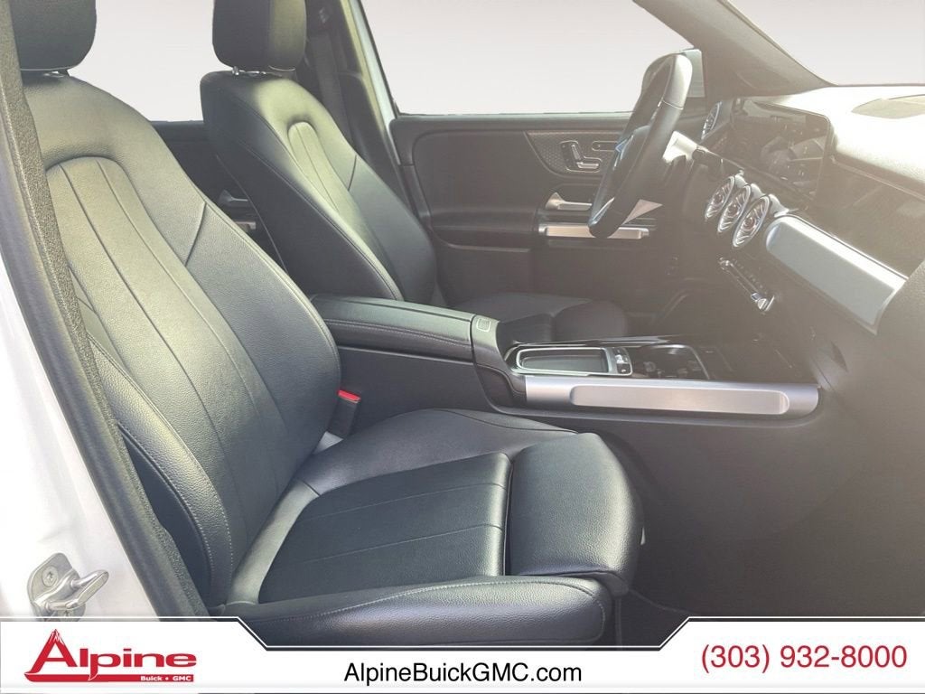 2025 Mercedes-Benz GLB 250 4MATIC®