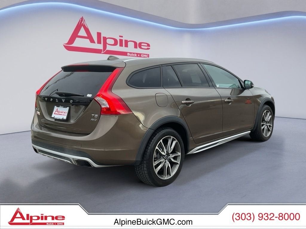 2018 Volvo V60 Cross Country T5