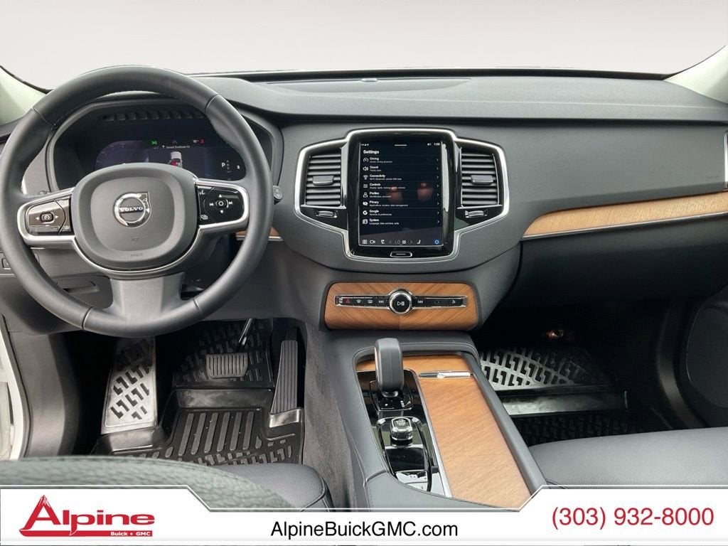 2024 Volvo XC90 B5 Plus Bright Theme