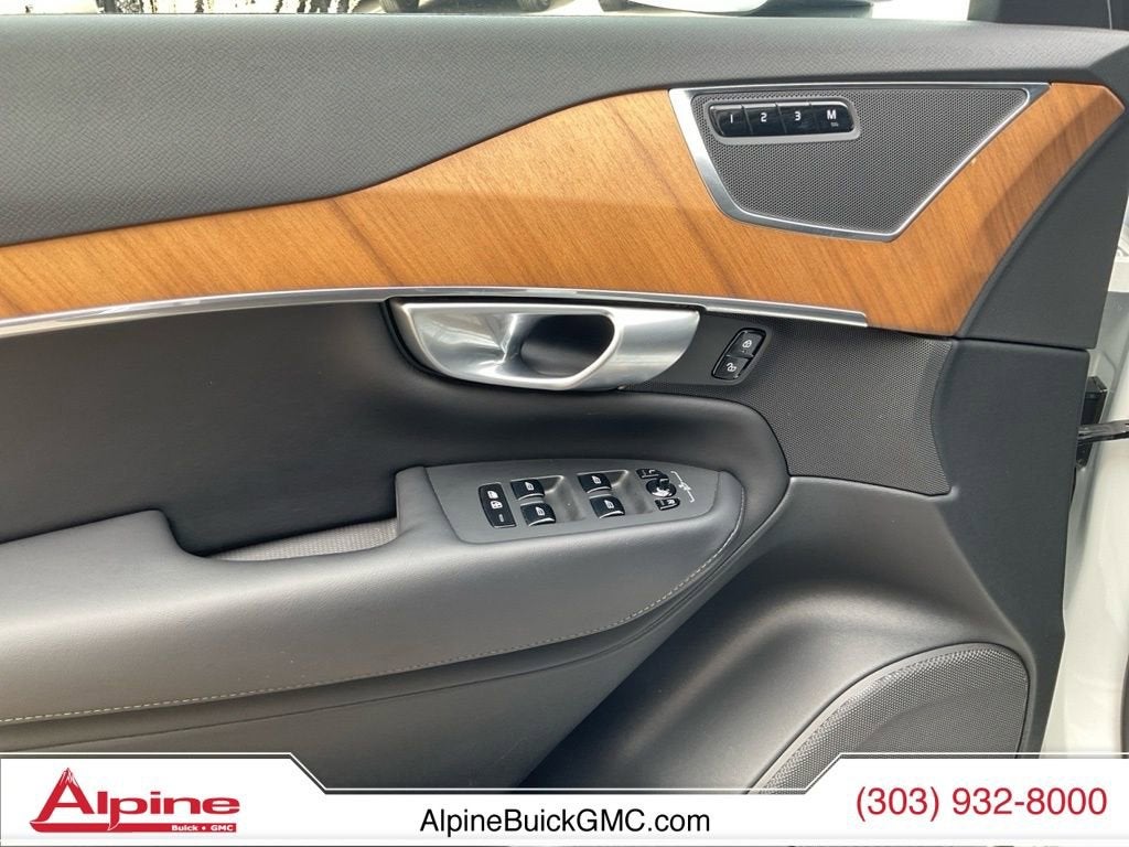 2024 Volvo XC90 B5 Plus Bright Theme