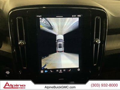 2024 Volvo XC40 B5 Plus Dark Theme