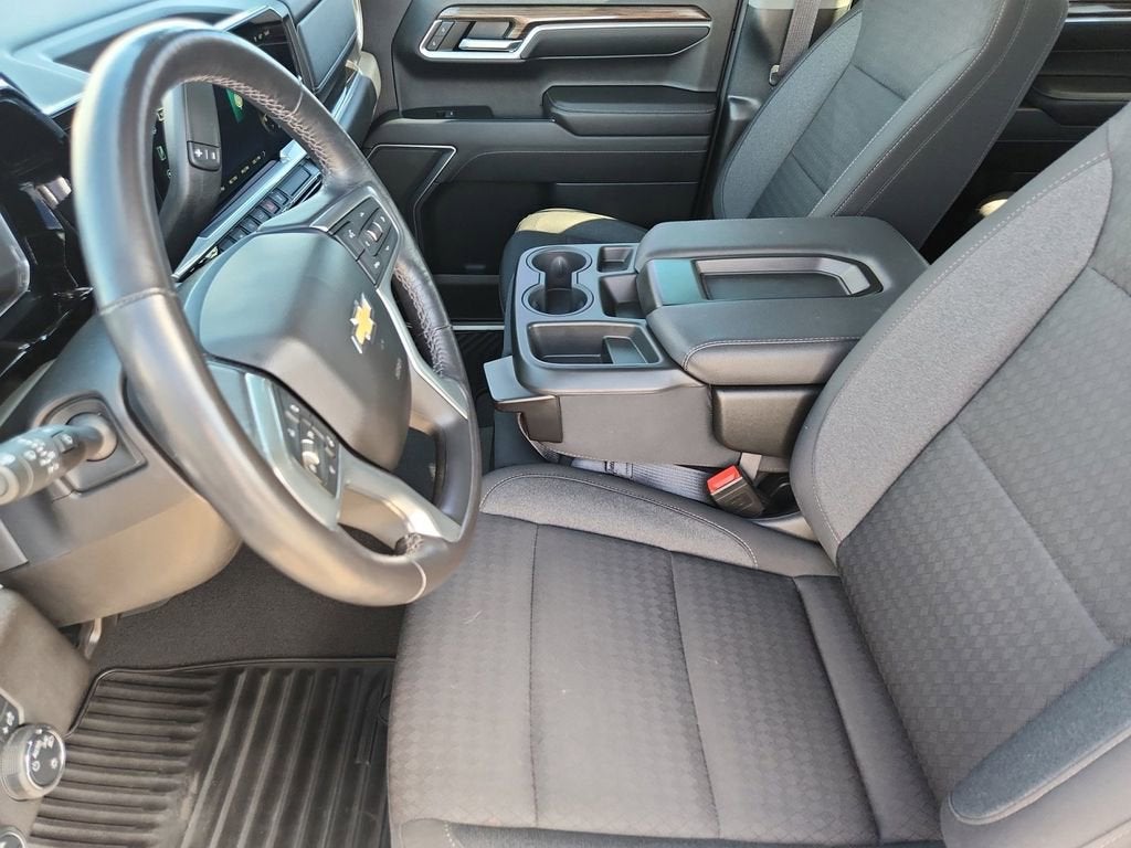 2022 Chevrolet Silverado 1500 LT (2FL)