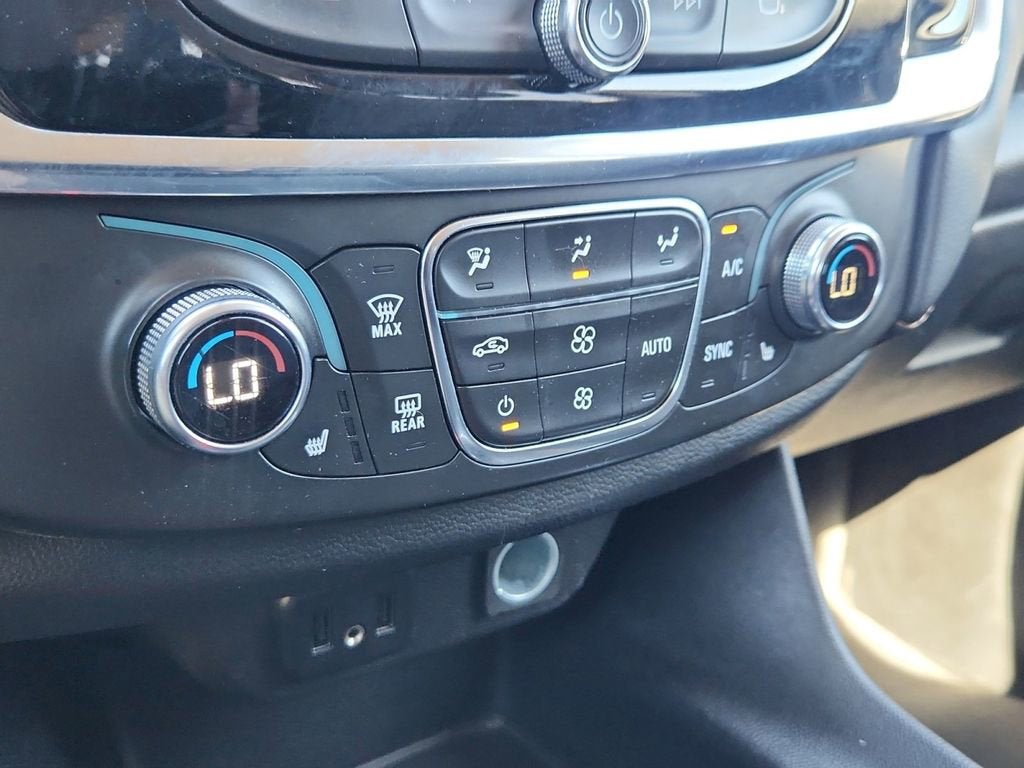 2021 Chevrolet Traverse LT Cloth