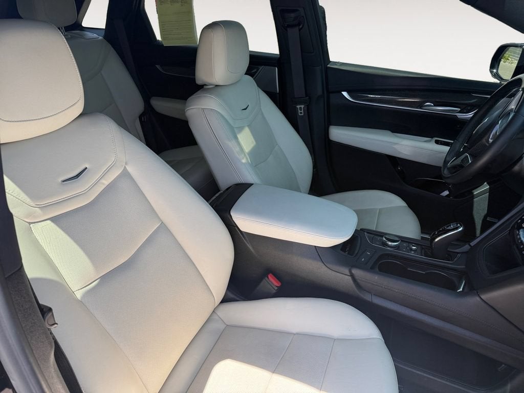 2025 Cadillac XT5 Sport