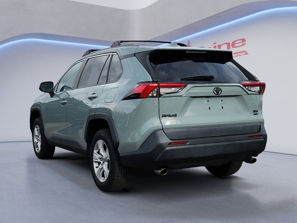 2020 Toyota RAV4 XLE