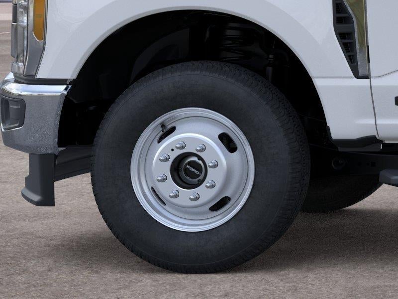2026 Ford Super Duty F-350 Drw XL 4WD Crew Cab 179" WB 60" CA