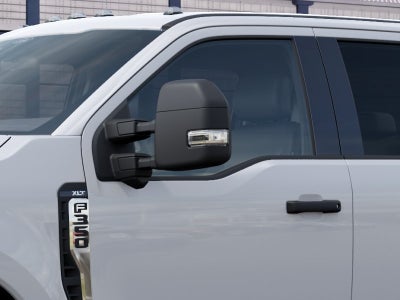 2027 Ford Super Duty F-350 XLT