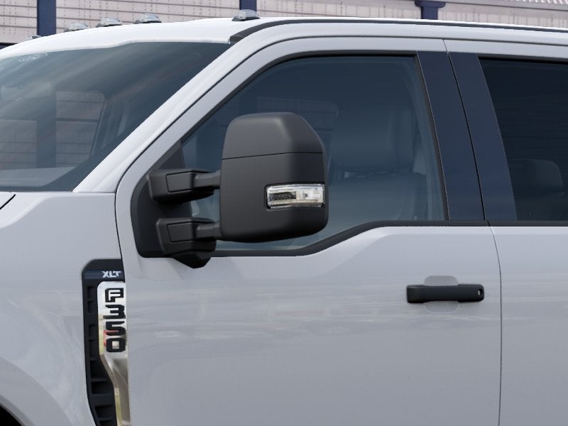 2027 Ford Super Duty F-350 XLT