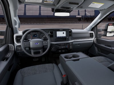 2027 Ford Super Duty F-350 XLT