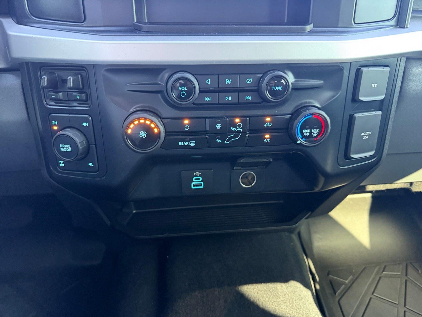 2024 Ford Super Duty F-350 SRW XL