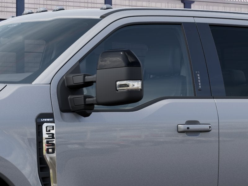 2027 Ford Super Duty F-350 DRW LARIAT