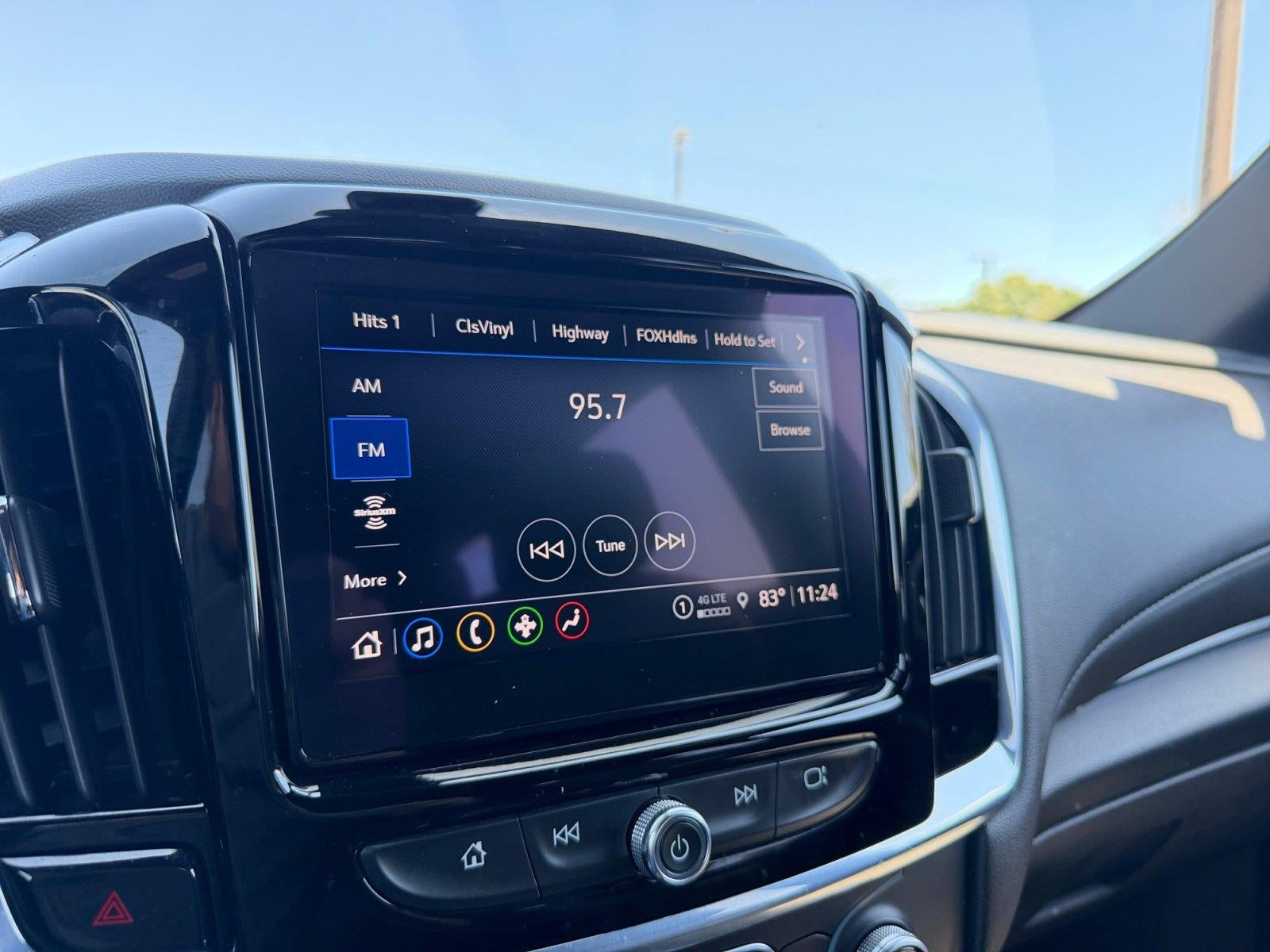 2022 Chevrolet Traverse LT Cloth