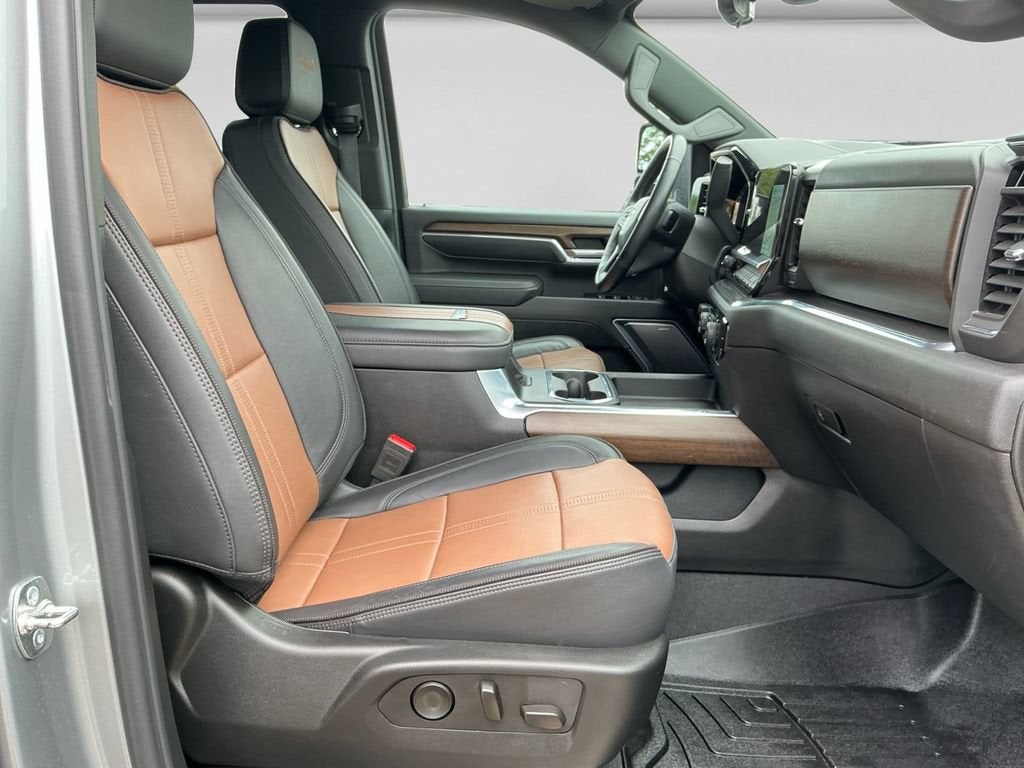 2025 Chevrolet Silverado 3500 HD High Country