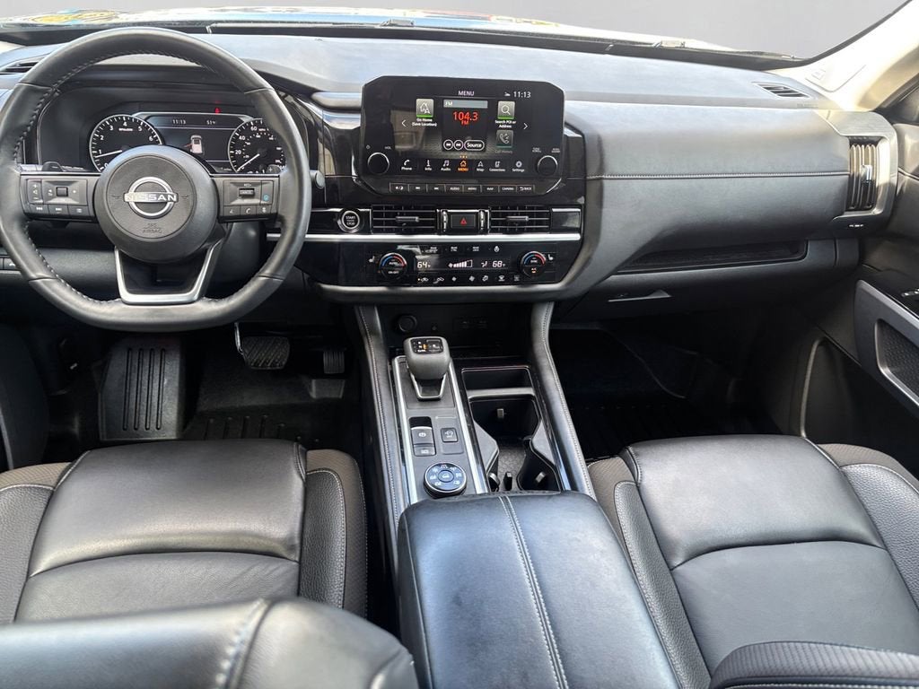 2024 Nissan Pathfinder SL