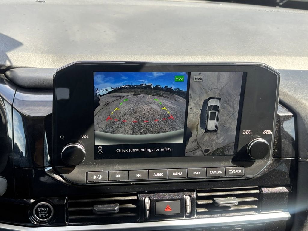2024 Nissan Pathfinder SL