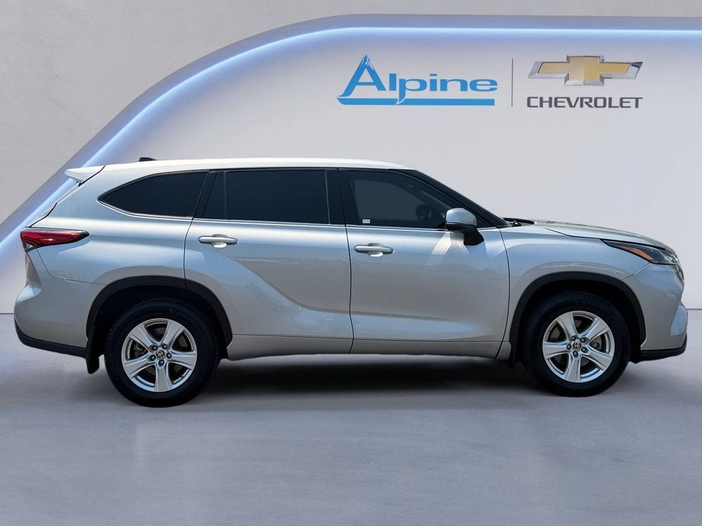 2022 Toyota Highlander LE