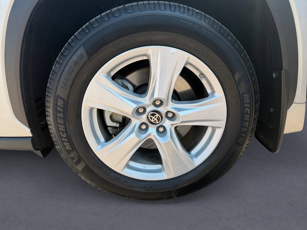 2022 Toyota Highlander LE